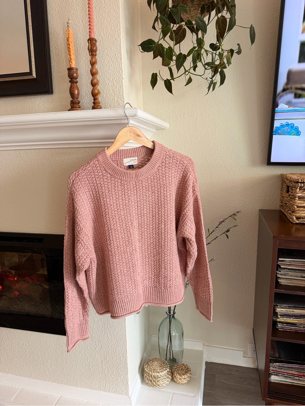 Universal Thread Textured Crewneck Sweater in Dusty Rose